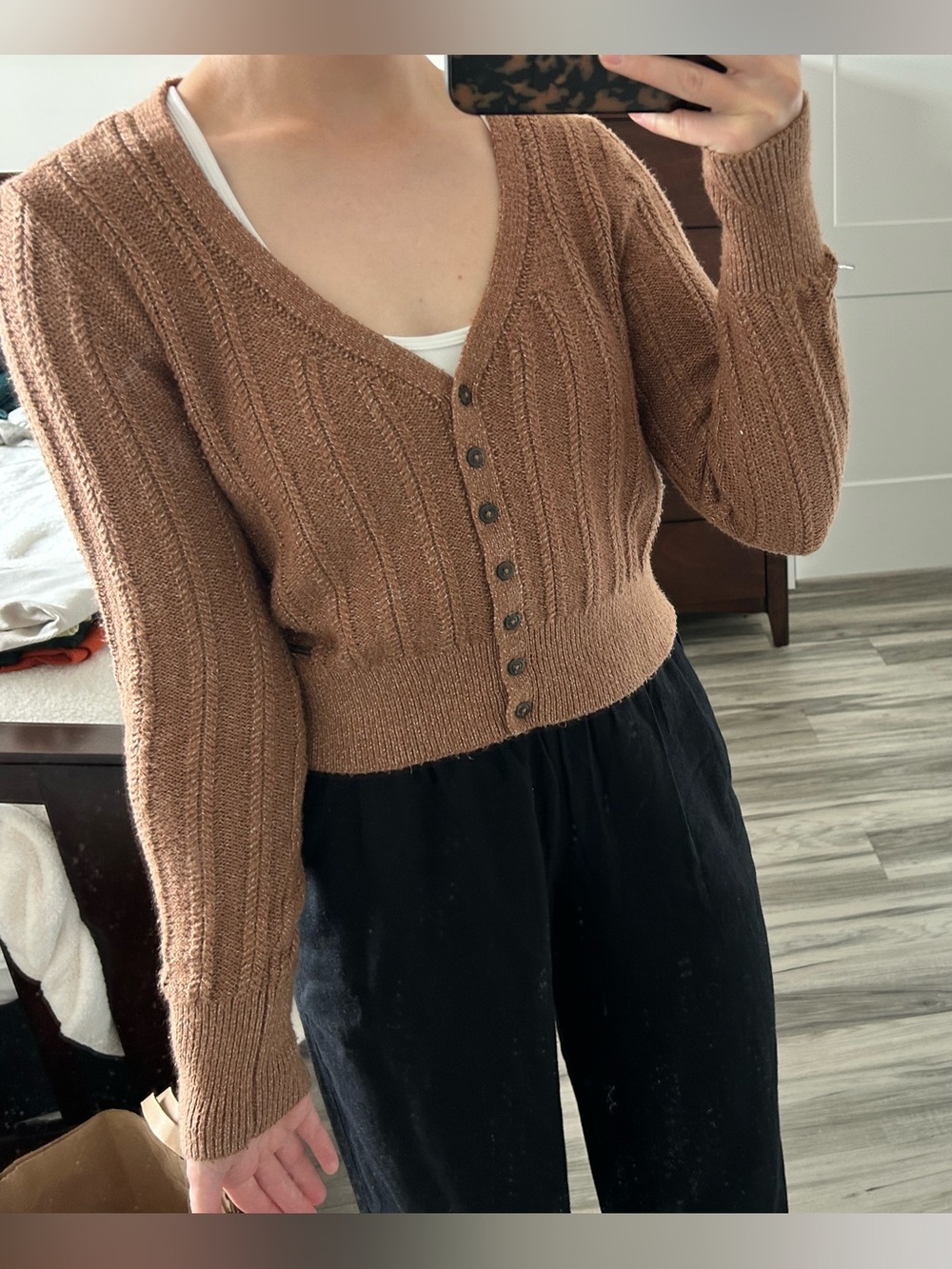 Women's Abercrombie & Fitch Cozy Knit Cropped Cardigan Sweater – Light Brown